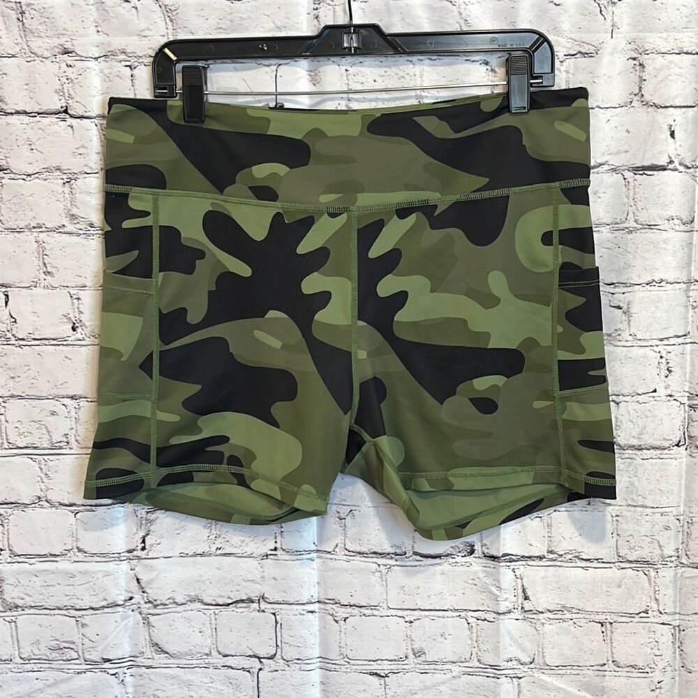 Zyia Light n Tight Hustle Camo Bike Shorts Size 4X